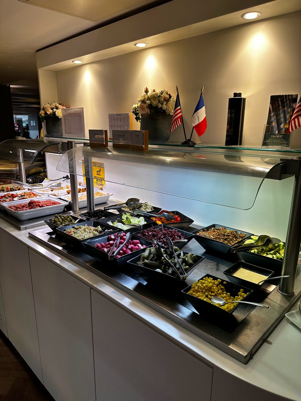 Star Alliance Lounge (Non-Schengen)