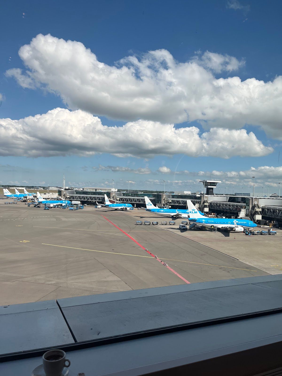 oneworld Lounge (40) (Non-Schengen)