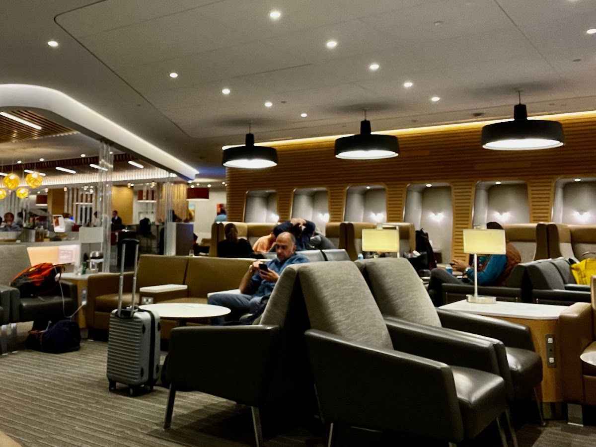 American Airlines/British Airways Greenwich Lounge