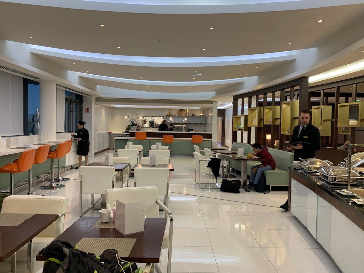 Etihad Airways First & Business Class Lounge