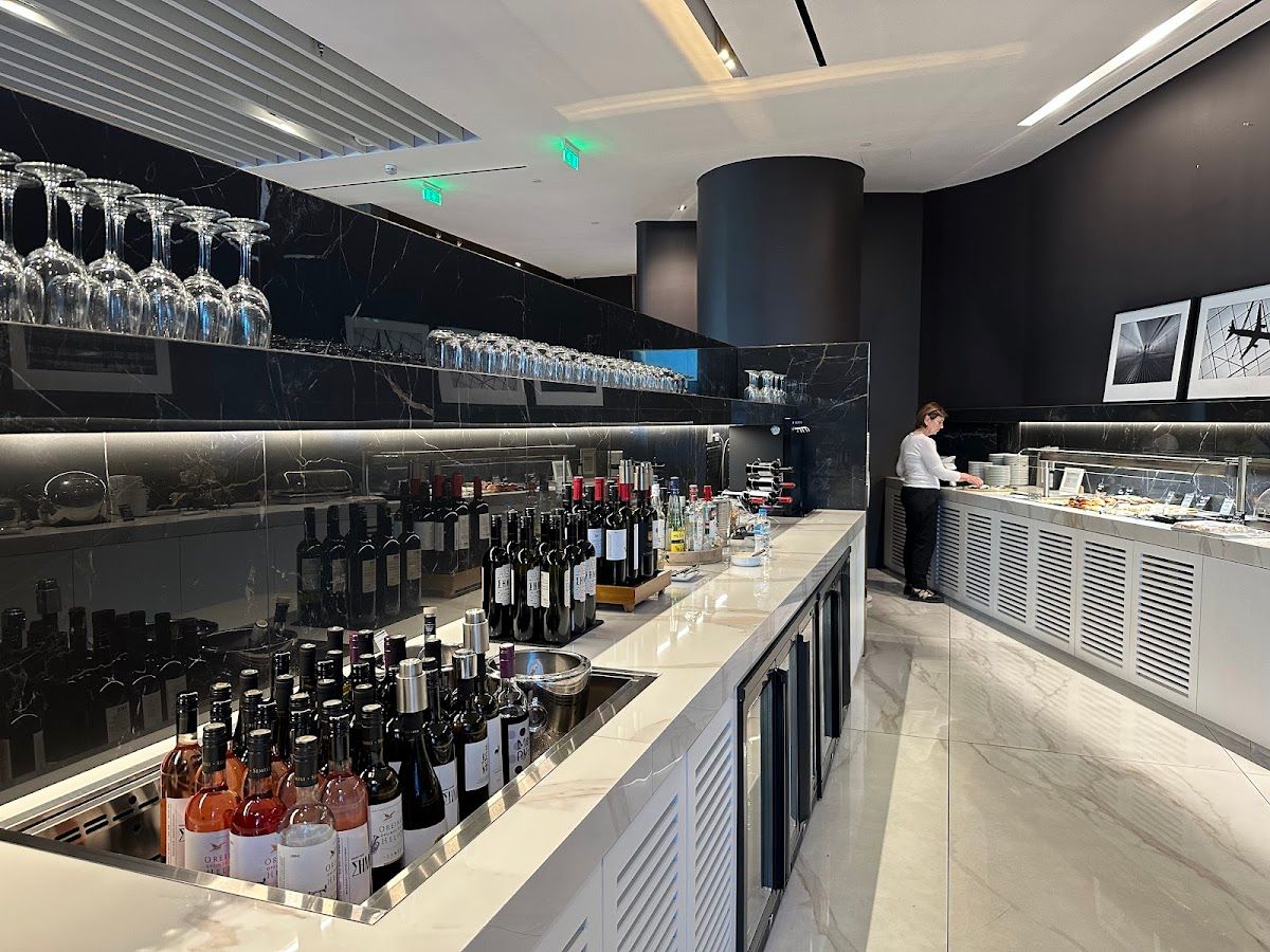 Goldair Handling x AIA Lounge